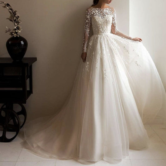 Elegant Lace Wedding Gown