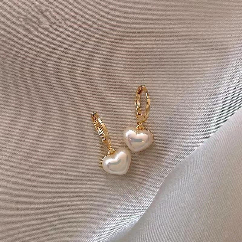 Pearl heart earrings 2