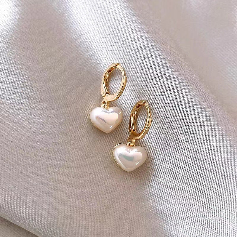 Pearl heart earrings 3