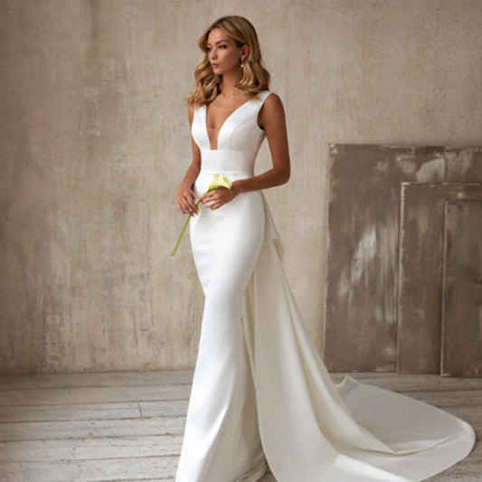 White fitted deep v wedding dress